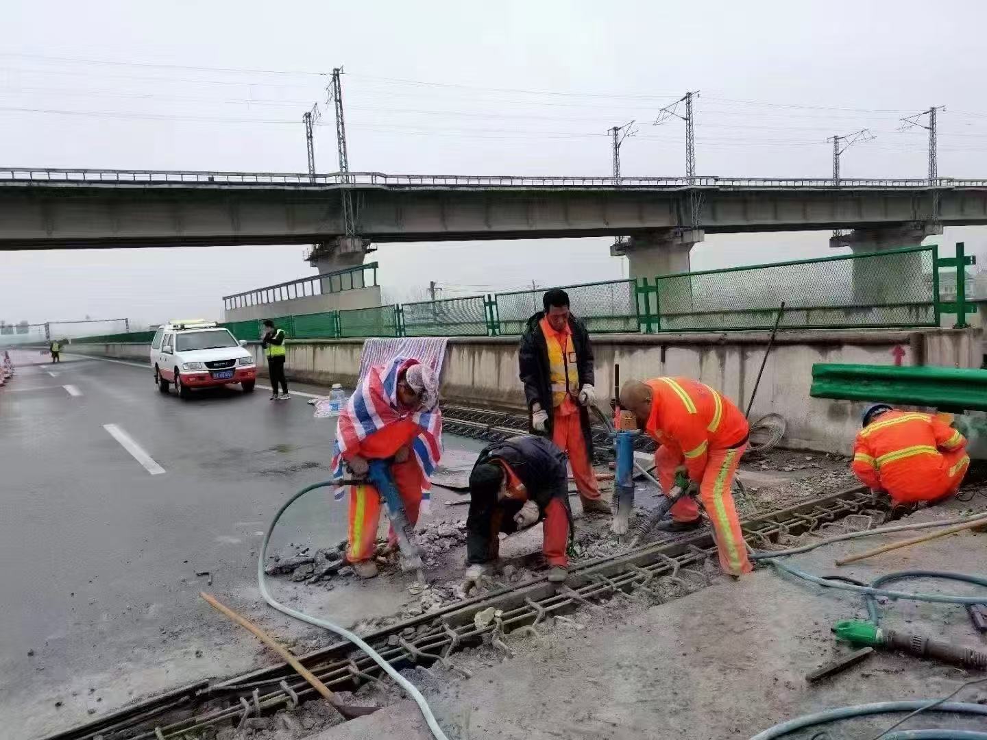 南乐桥梁伸缩缝抢修料